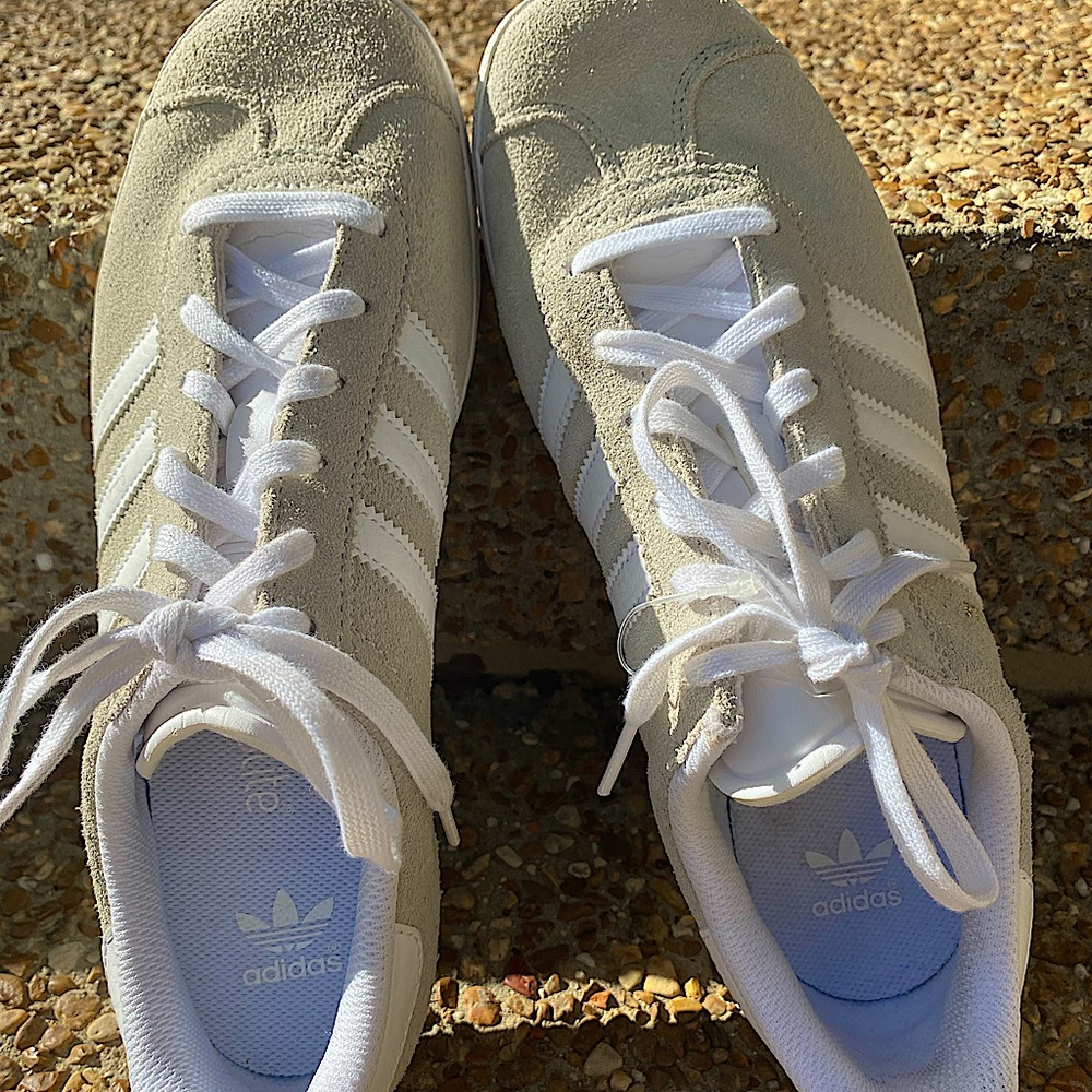 Adidas Gazelle Tennis shoes